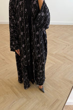 Load image into Gallery viewer, Floral abaya
