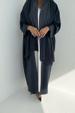 Load image into Gallery viewer, Oversized lines abaya
